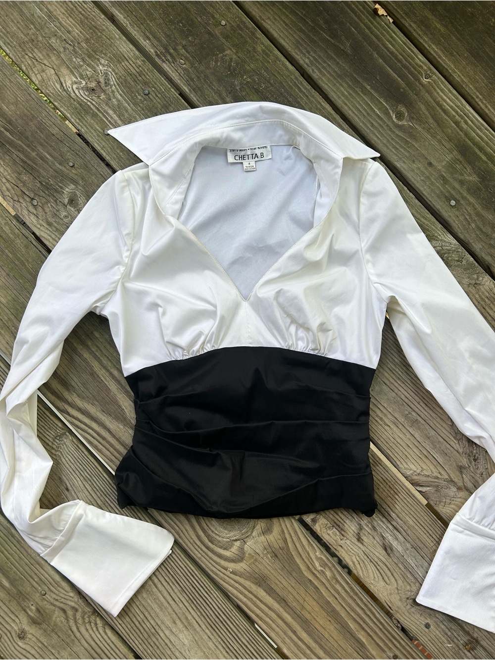 Vintage Chetta B White and Black Colorblock Button-Down V-Neck Top
